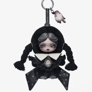 SKULLPANDA × Wednesday Plush（Classic Dress Version）